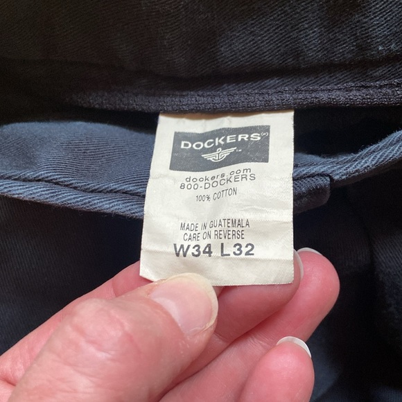 Levi’s Dockers Black Work Pants Khakis Chinos 34x32 Pleated Side Zipper Pocket - Picture 7 of 10